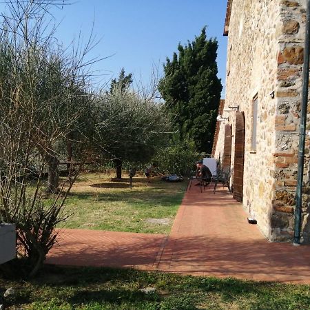 Relais Poggio Al Vento Guest House Pomarance Exterior photo