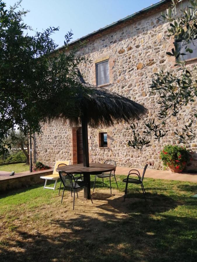 Relais Poggio Al Vento Guest House Pomarance Exterior photo