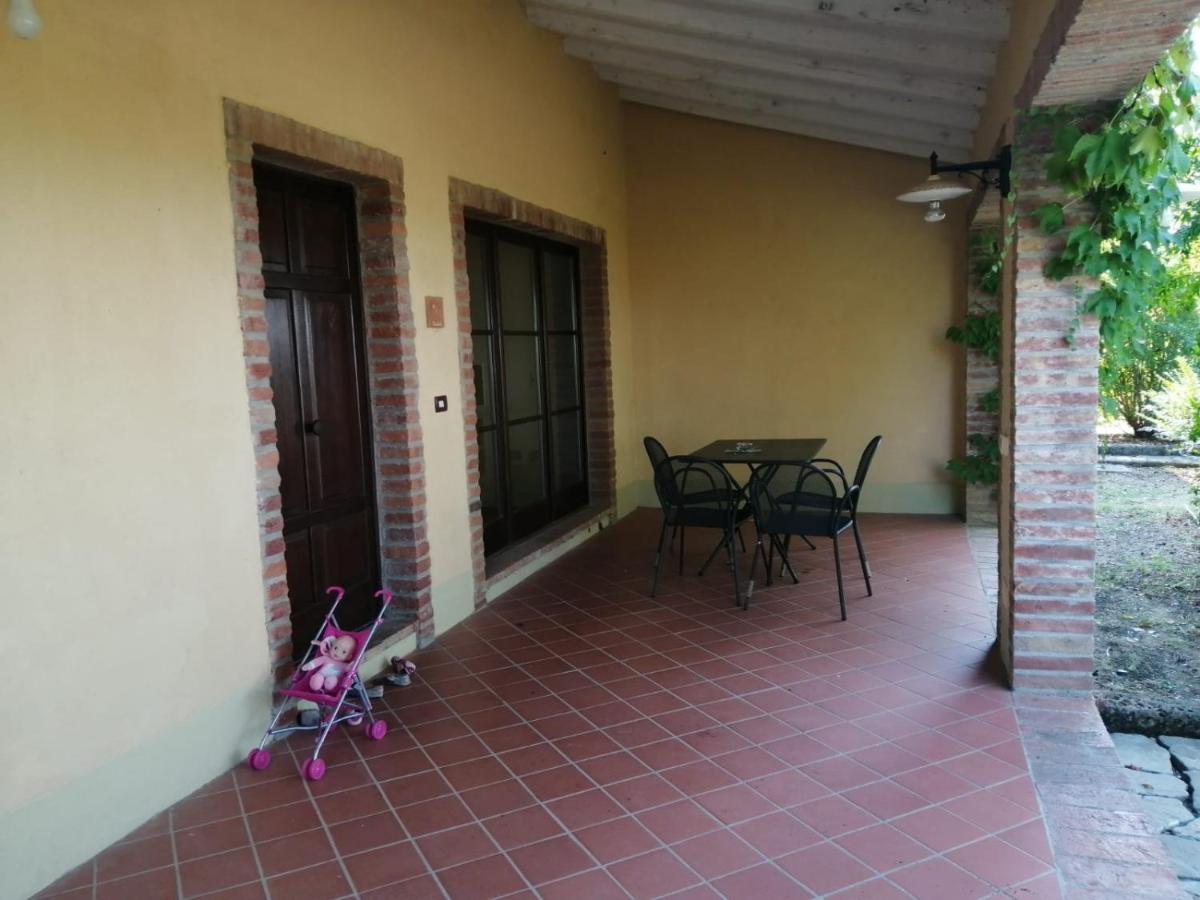 Relais Poggio Al Vento Guest House Pomarance Exterior photo