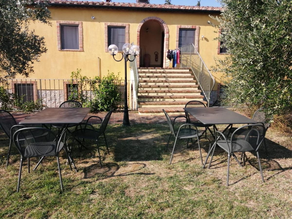 Relais Poggio Al Vento Guest House Pomarance Exterior photo