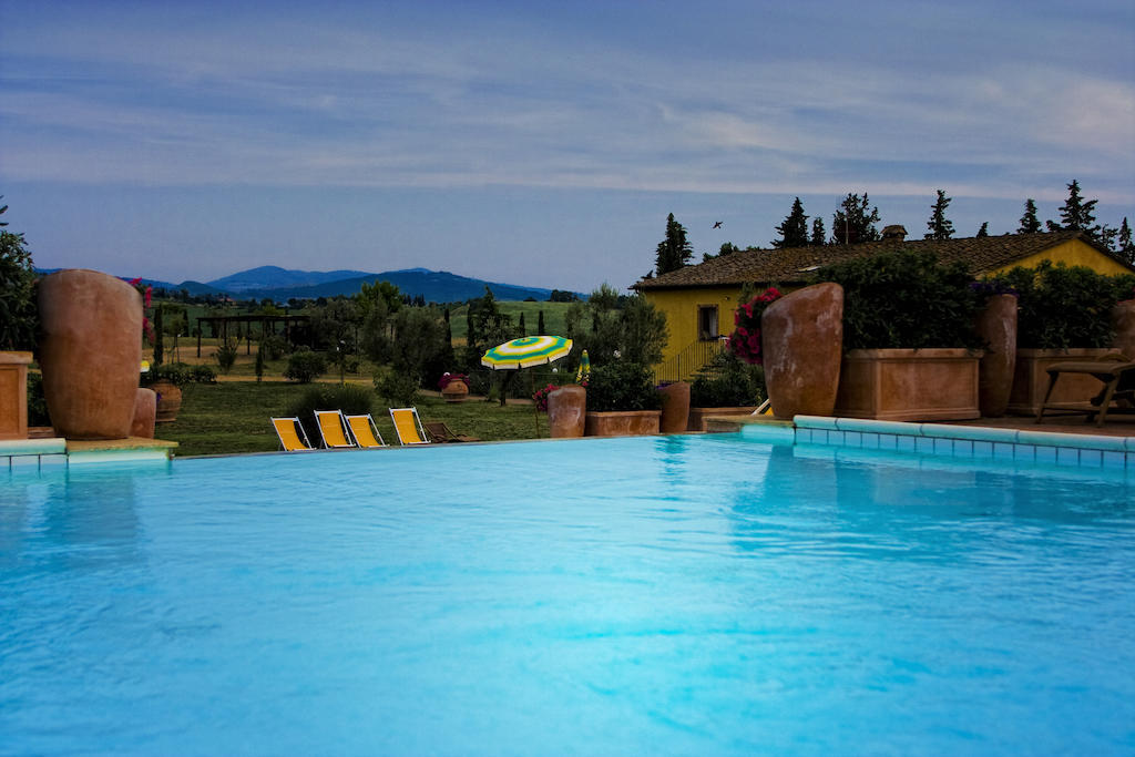 Relais Poggio Al Vento Guest House Pomarance Exterior photo
