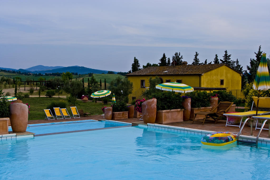 Relais Poggio Al Vento Guest House Pomarance Exterior photo