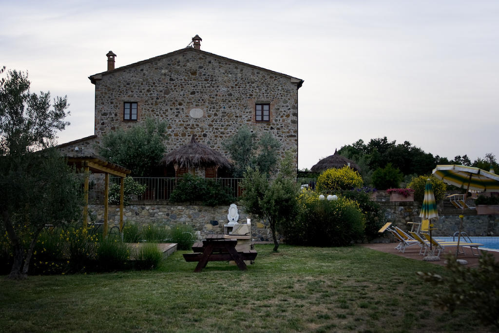 Relais Poggio Al Vento Guest House Pomarance Exterior photo