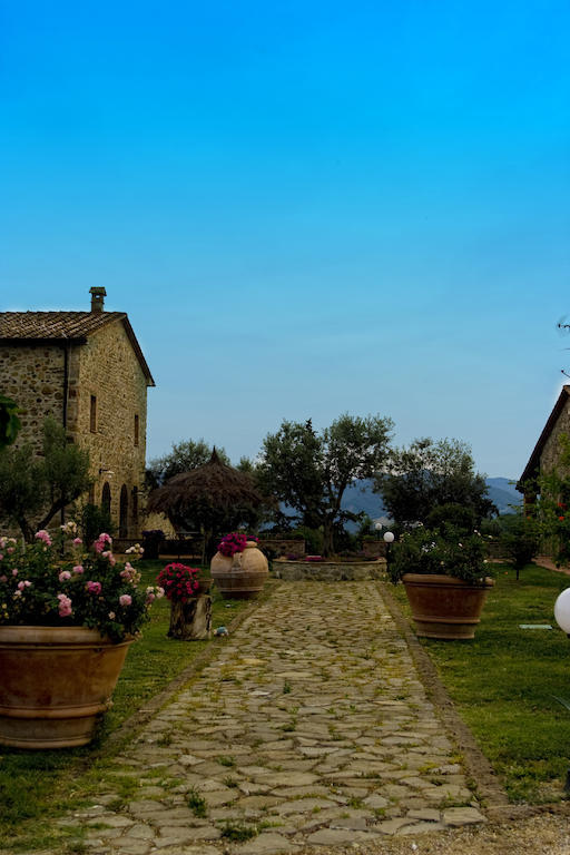 Relais Poggio Al Vento Guest House Pomarance Exterior photo