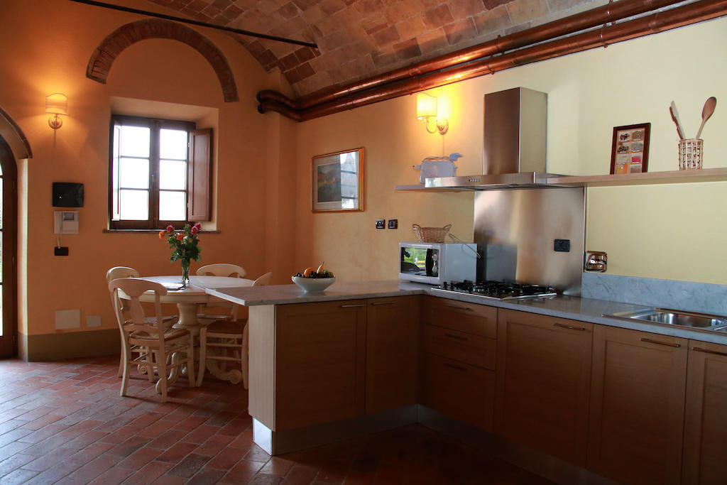 Relais Poggio Al Vento Guest House Pomarance Room photo