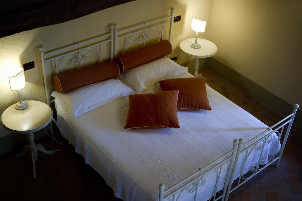 Relais Poggio Al Vento Guest House Pomarance Room photo