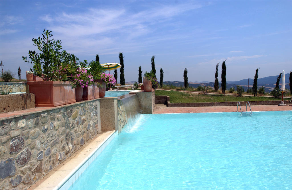 Relais Poggio Al Vento Guest House Pomarance Exterior photo