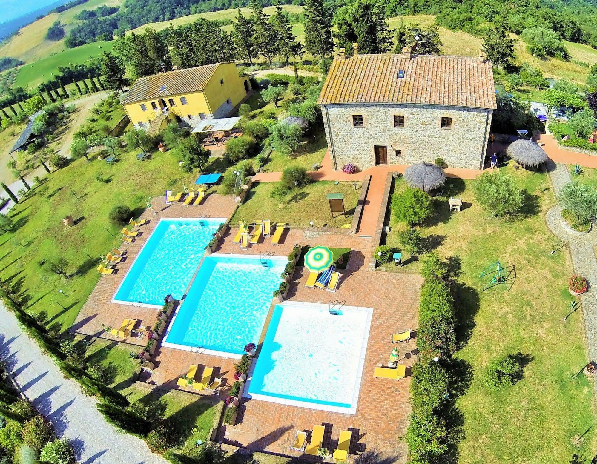 Relais Poggio Al Vento Guest House Pomarance Exterior photo