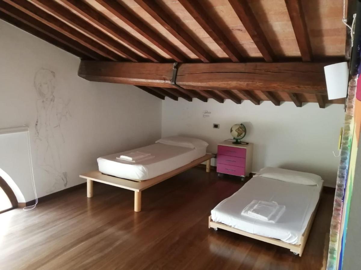 Relais Poggio Al Vento Guest House Pomarance Exterior photo
