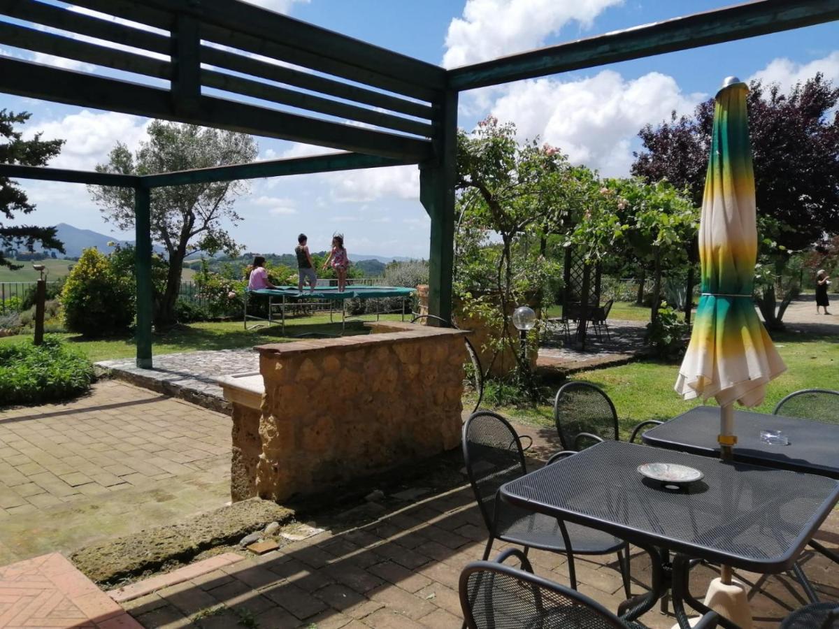 Relais Poggio Al Vento Guest House Pomarance Exterior photo