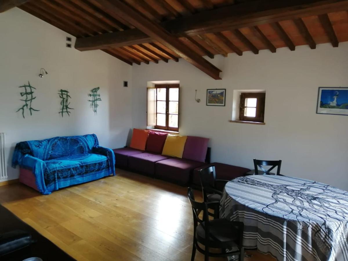 Relais Poggio Al Vento Guest House Pomarance Exterior photo